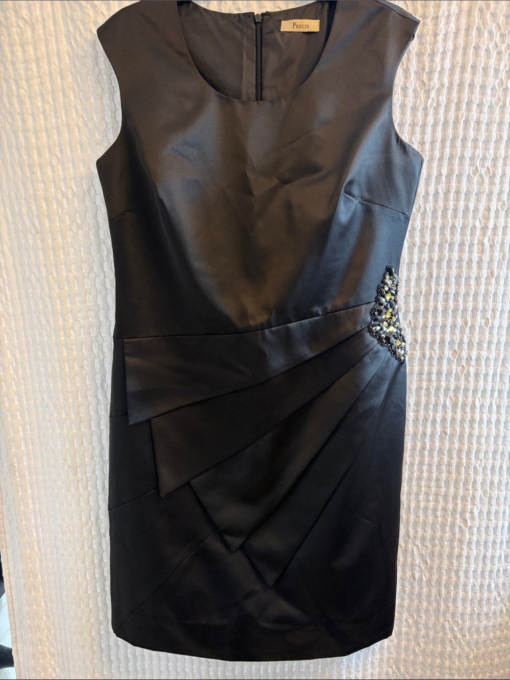 Black Sleeveless Sheath Dress with Side Embellishment, Précis Perite